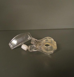 SKILTEHOLDER I PLAST